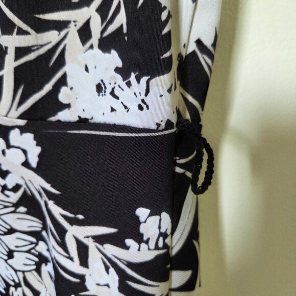 EUC INC INTERNATIONAL CONCEPTS WHITE BLACK FLORAL SURPLICE SLINKY MIDI DRESS M - Picture 12 of 15